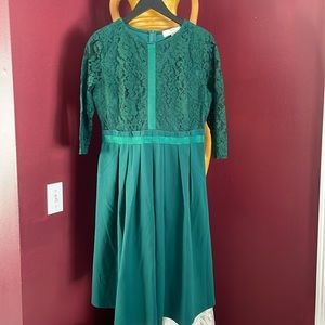 Wedding Boutique Fancy emerald green dress with lace long sleeves!! NWOT!